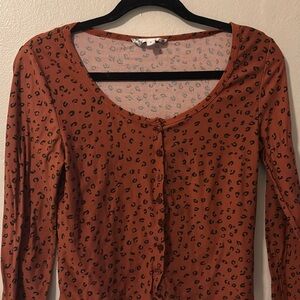 Long sleeve brown leopard crop tank top